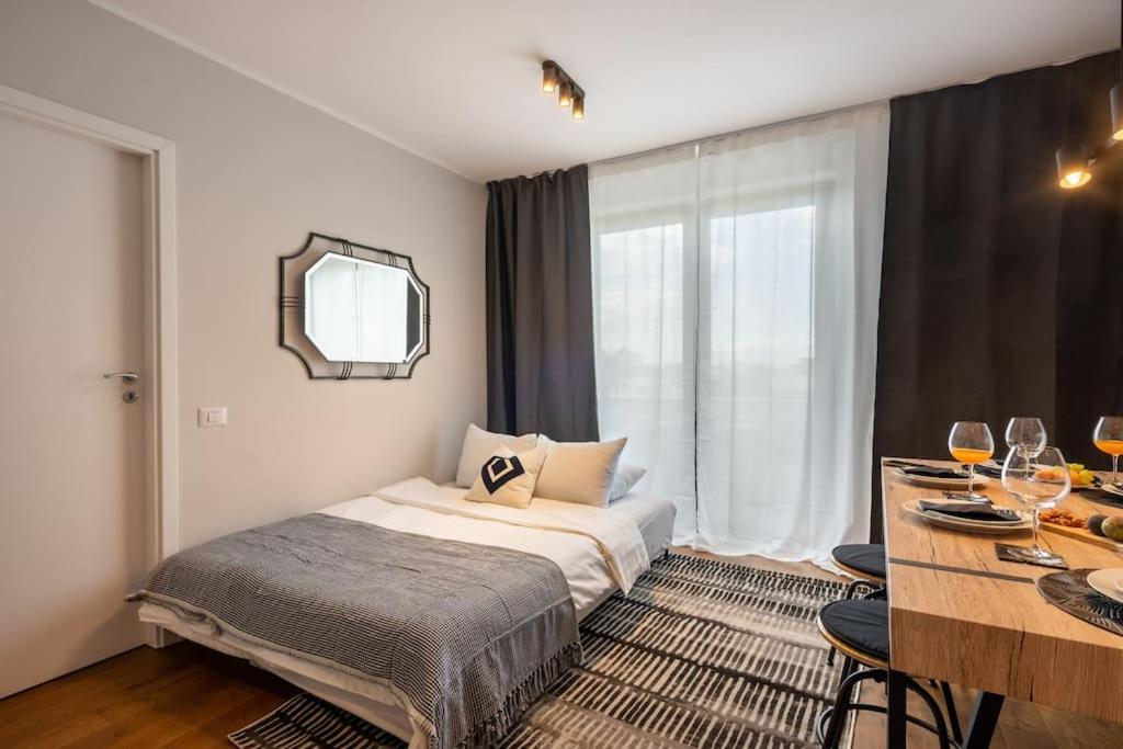 Stunning Views 2Br Midtown Flat - Charming Balcony Daire Bükreş Dış mekan fotoğraf