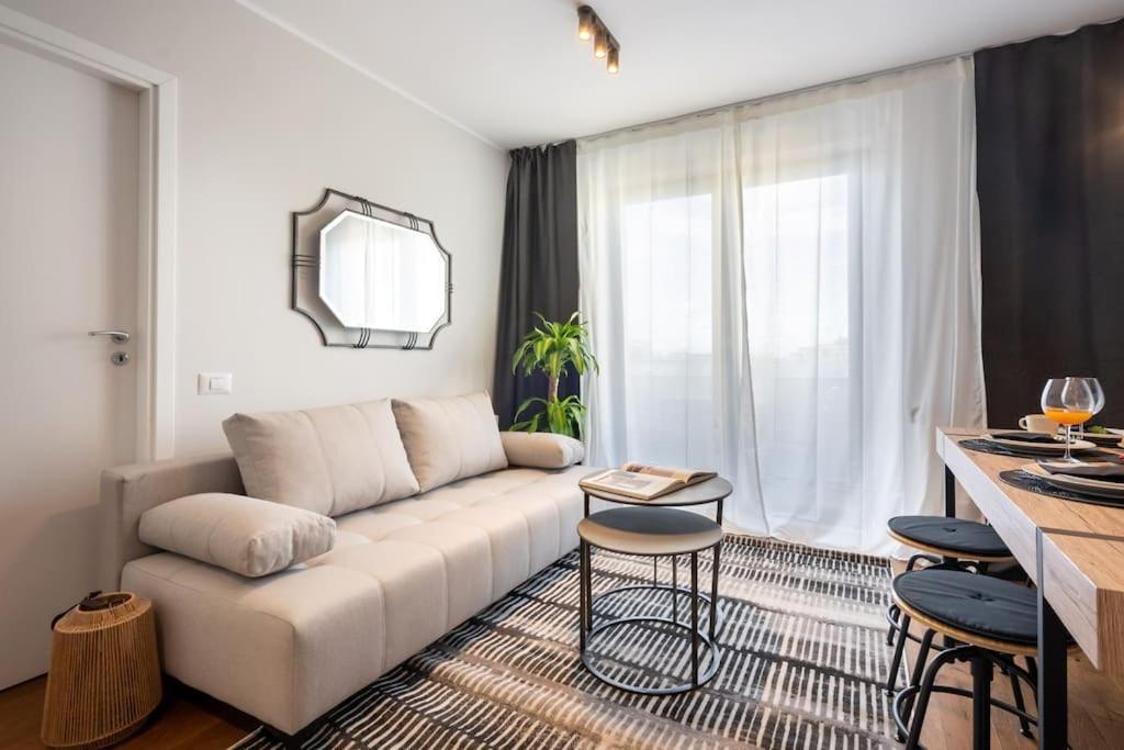 Stunning Views 2Br Midtown Flat - Charming Balcony Daire Bükreş Dış mekan fotoğraf