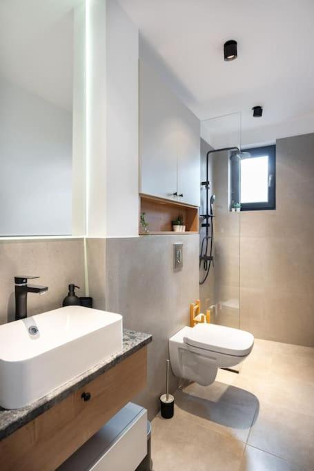 Stunning Views 2Br Midtown Flat - Charming Balcony Daire Bükreş Dış mekan fotoğraf