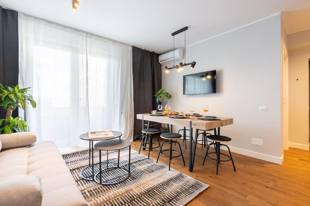 Stunning Views 2Br Midtown Flat - Charming Balcony Daire Bükreş Dış mekan fotoğraf